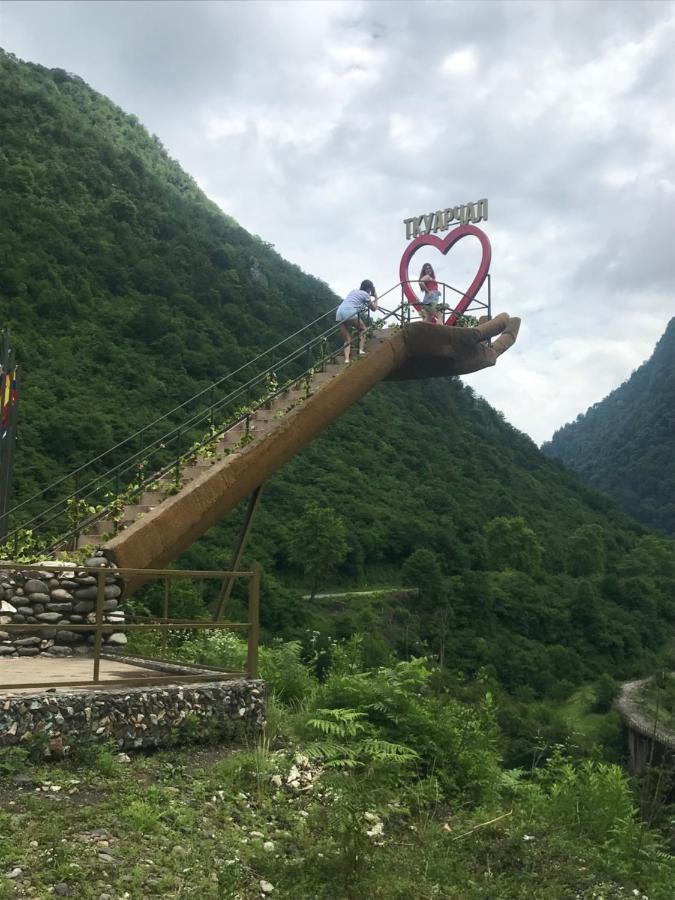 Мир Очамчира Экстерьер фото